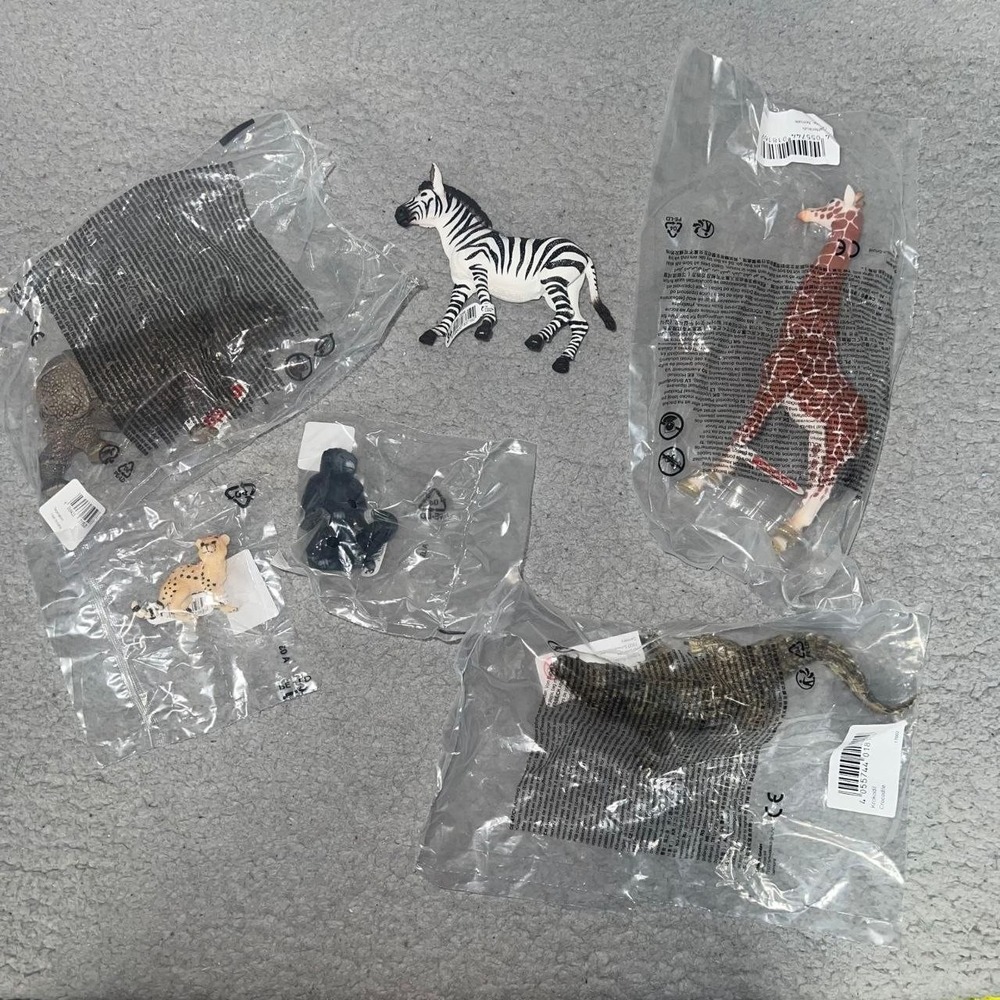 NWT Lot of 6 Schleich Zoo Animals Zebra Giraffe Crocodile Cheetah Rhino Bonobo
